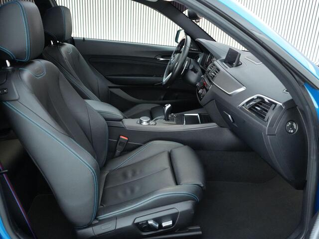 BMW M2 2-serie DCT 370pk Coupé |M-performance uitlaat|pano|Harman & Kardon|memory|Apple Carpaly|leder|adaptive LED|climate control|19" lichtmetalen velgen|