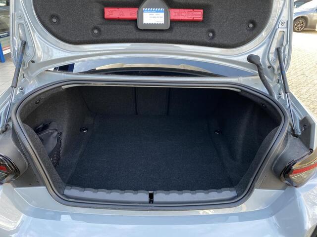 BMW M2 Akrapovic / Carbon /H&K /Head-Up/ M-Zetels+Memo/ 19-Inch/ Led