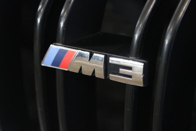 BMW M3 3-serie Competition DCTA | 451 PK | Carbon dak | 20'' breedset | Frozen Brilliant White | Harman/Kardon | Nederlandse auto | Head-up display | 360 camera | Memory stoelen | Bomvolle M3 |