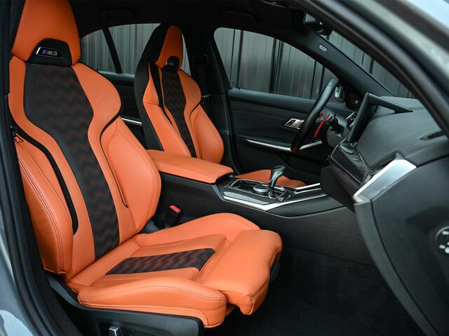 BMW M3 3-serie xDrive Competition · NL Auto · Harman Kardon · Memory seats · Carbon interieur delen · Ambiance sfeer verlichting