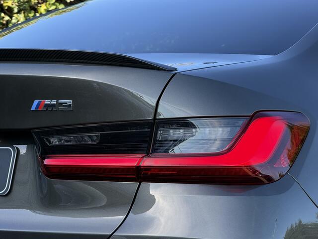 BMW M3 | Manhatten green | 19/20'' | M Race Track Pack | Carbon ext. | Park. Plus | Stuurverw. | Alcantara stuur | Comf. Acc. | Driv. Ass. | Harman/Kardon | M Adapt. onderst.