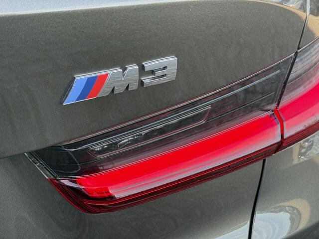 BMW M3 | Manhatten green | 19/20'' | M Race Track Pack | Carbon ext. | Park. Plus | Stuurverw. | Alcantara stuur | Comf. Acc. | Driv. Ass. | Harman/Kardon | M Adapt. onderst.