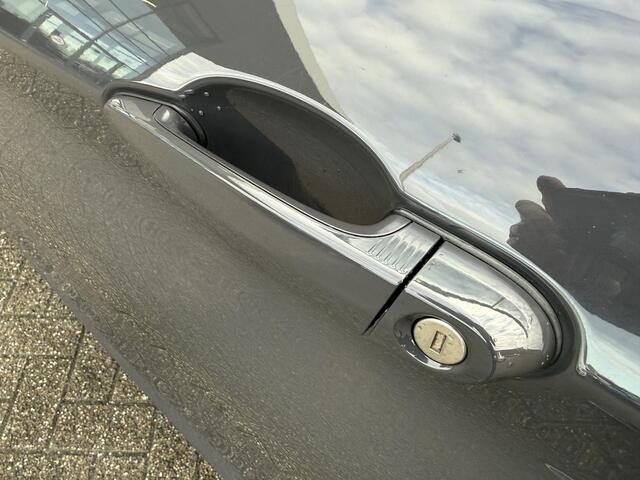 BMW M4 4-serie Coupé Competition | Keramische remmen | M-Drivers Pack | Individual Dravitgrau | Head-Up | Harman Kardon | Elektrisch bediende stoelen | Comfort Access | 360 Camera | Stoelverwarming | Carbon interieur | Prof. navi | Draadloze telefoonlader | Zonn