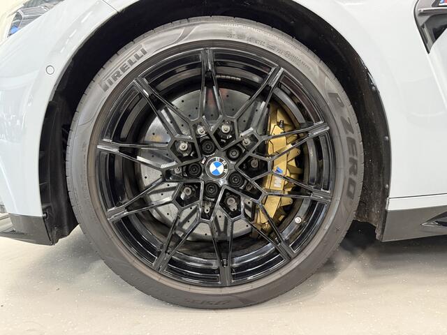 BMW M4 4-serie Cabrio xDrive Competition CARBON/KERAMISCH/TRACK-PACK/CURVED DASHBOARD/NEKVERWARMING/ADAPTIVE M-ONDERSTEL/H&K/HEAD-UP/360CAMERA/19"-20"BREEDSET/FACELIFT MODEL 2024/BROOKLYNGRAU/ONE OF A KIND/FABRIEKSGARANTIE T/M 08-20