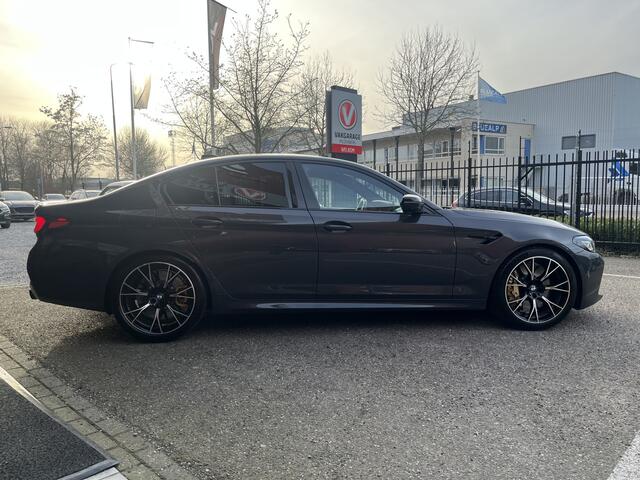 BMW M5 5-serie Competition // Laser-lights // HUD // B&W audio // ADAP. CRUISE // M Carbon-keramisch remmen // CARBON DAK //