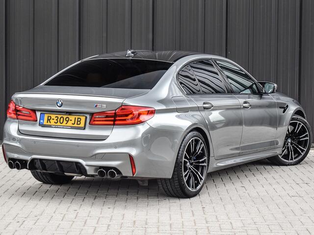 BMW M5 5-serie | COMFORT ACCESS | M-SPORT UITLAAT | CARBON DAK | HARMAN/KARDON | LED | 360 CAMERA | CARPLAY | 4-ZONE CLIMATE | M-PERFORMANCE SEATS | ACTIVE CRUISE