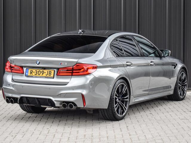 BMW M5 5-serie | COMFORT ACCESS | M-SPORT UITLAAT | CARBON DAK | HARMAN/KARDON | LED | 360 CAMERA | CARPLAY | 4-ZONE CLIMATE | M-PERFORMANCE SEATS | ACTIVE CRUISE