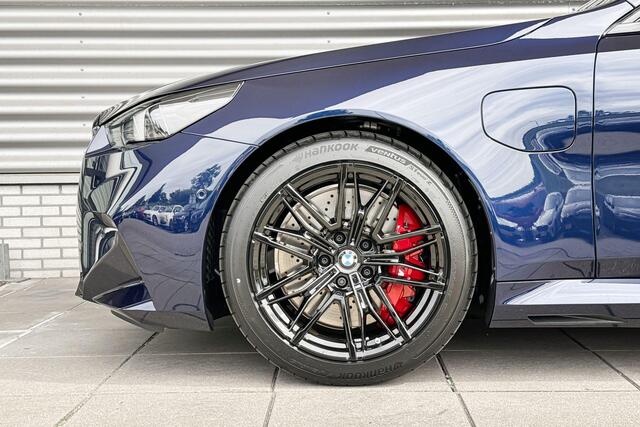 BMW M5 Comfort Pack / Driving Assistant Professional / Alcantara hemelbekleding / Special Request Lakkleur