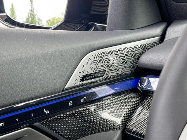 BMW M5 Comfort Pack / Driving Assistant Professional / Alcantara hemelbekleding / Special Request Lakkleur