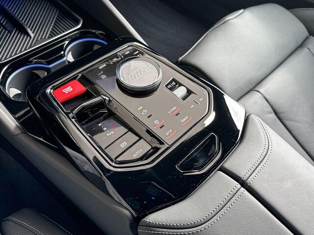 BMW M5 Comfort Pack / Driving Assistant Professional / Alcantara hemelbekleding / Special Request Lakkleur
