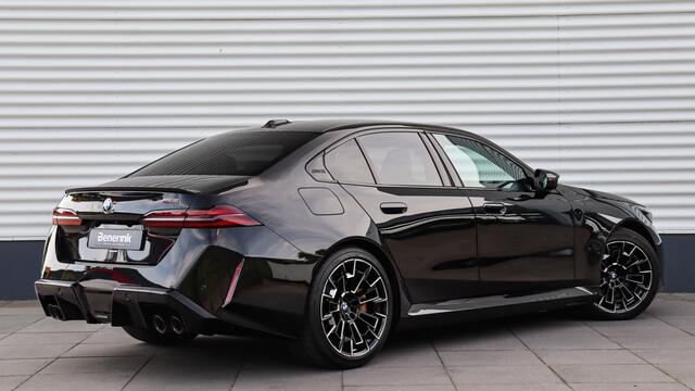 BMW M5 Sedan | Ultimate Package | M Driver's Package | Carbon Pack | Bowers & Wilkins | Comfort Pack