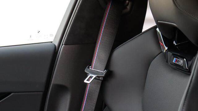 BMW M5 Sedan | Ultimate Package | M Driver's Package | Carbon Pack | Bowers & Wilkins | Comfort Pack