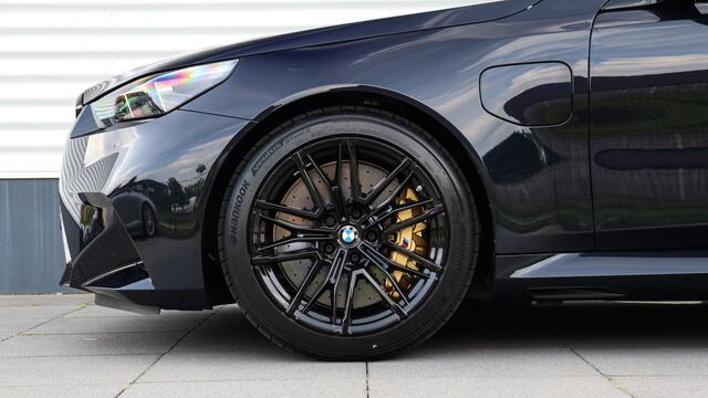 BMW M5 Sedan | M Drivers Package | Keramisch | Panorama dak | Comfort Pack | Bowers & Wilkins | Trekhaak