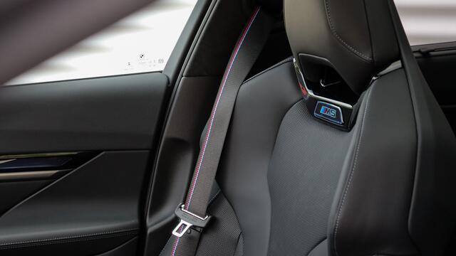BMW M5 Sedan | M Drivers Package | Keramisch | Panorama dak | Comfort Pack | Bowers & Wilkins | Trekhaak