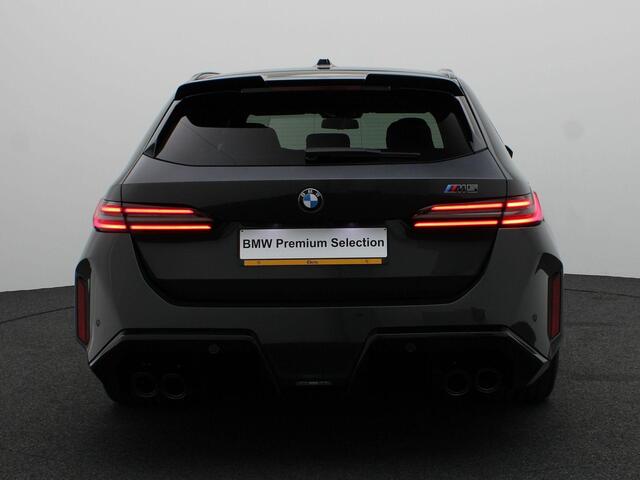 BMW M5 5 Serie Touring Stuurwielrand verwarmd | M Drive Professional | Trekhaak | Panoramadak | Driving Assistant Professional | Parking Assistant Professional | Bowers & Wilkins | 20/21''