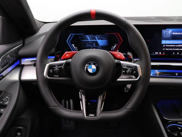 BMW M5 5 Serie Touring Stuurwielrand verwarmd | M Drive Professional | Trekhaak | Panoramadak | Driving Assistant Professional | Parking Assistant Professional | Bowers & Wilkins | 20/21''