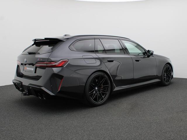 BMW M5 Touring M5 728PK AUT. Keramische remschijven, Panoramadak, Head-Up Display, Adaptieve Cruise Controle, Keyless, Side Assist, M-Drivers Pack, Bower&Wilkins Audio, Comfort Pack, Trekhaak, 21" LM Velgen