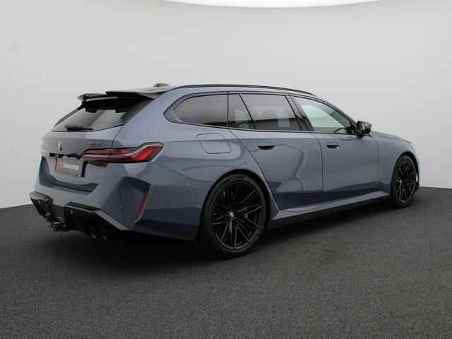 BMW M5 Touring M5 728PK AUT. Keramische remschijven, Panoramadak, Head-Up Display, Adaptieve Cruise Controle, Keyless, Side Assist, M-Drivers Pack, Bower&Wilkins Audio, Comfort Pack, Trekhaak, 21" LM Velgen