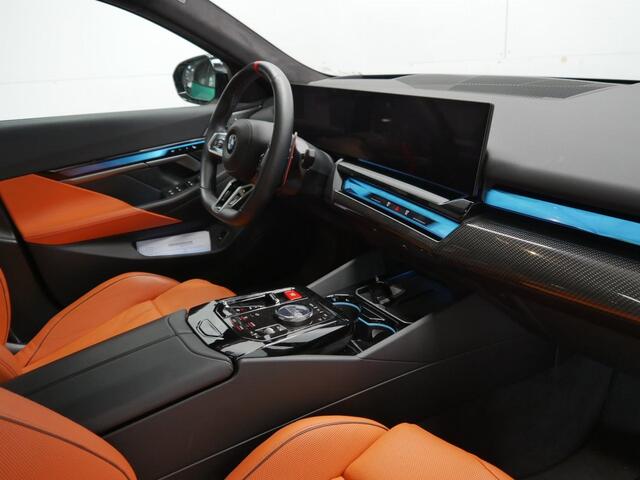 BMW M5 5-serie Sedan | Bowers & Wilkins | Driving Assistant Professional | Panorama | Trekhaak | Ventilatie | Wordt Verwacht