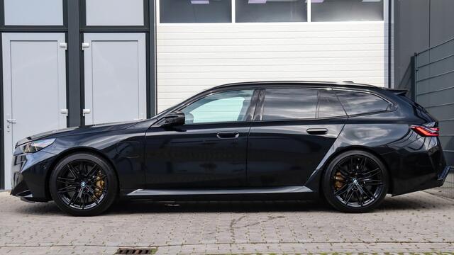 BMW M5 Touring | M Drivers Pack | Keramisch | Comfort Pack | Trekhaak | Carbon | Panoramadak | Head-up