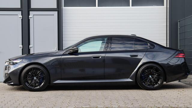 BMW M5 Sedan | Carbon Pack | Stoelventilatie | Comfort Pack | Bowers & Wilkins | Head-up