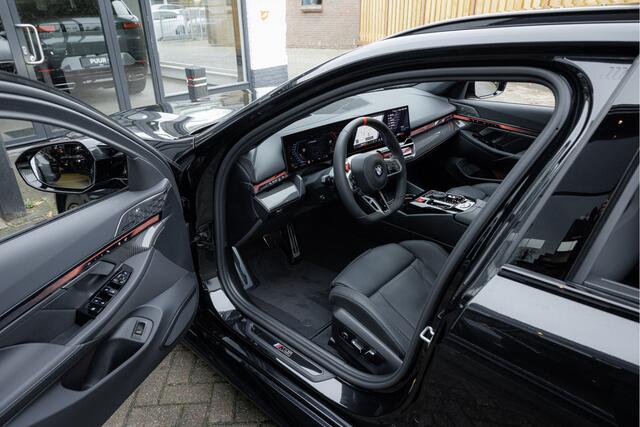 BMW M5 Touring 4.4 V8 xDrive M-Drivers Pack Pano - Bowers& Wilkins - Trekhaak