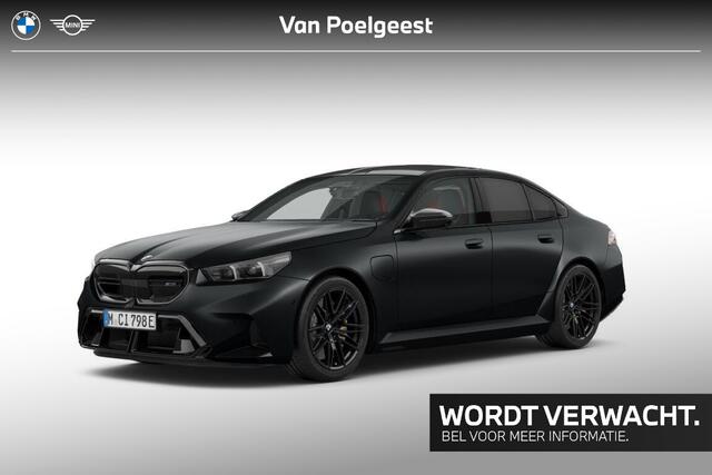 BMW M5 Sedan Keramische Remschijven / Trekhaak / Driving Asssistant Professional