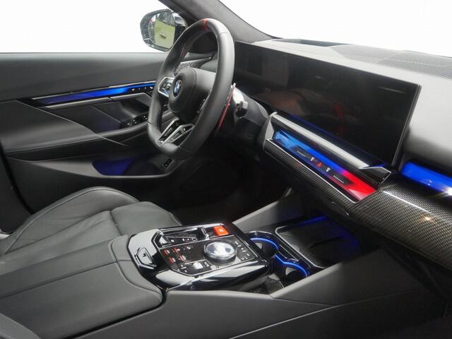 BMW M5 5-serie Touring | Special request Urban Green | Trekhaak | Alcantara hemel