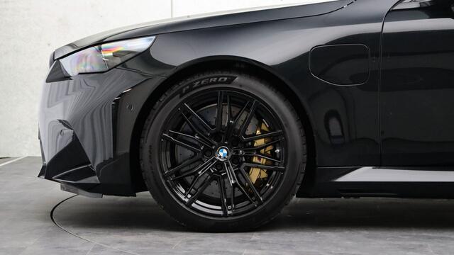 BMW M5 Touring | Ultimate Package | M Driver's Package | Stoelventilatie | Trekhaak | Bowers & Wilkins | Carbon