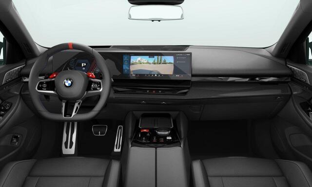 BMW M5 Touring | M Driver's Pack | M Drive Professional | Bowers & Wilkins | Comfort Pack | Panoramadak