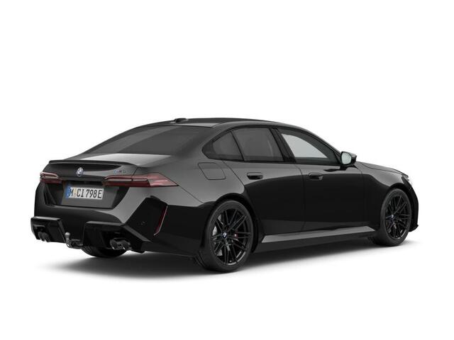 BMW M5 Sedan M Drive Professional | Comfort Pack | Carbon Pack | Bowers & Wilkins