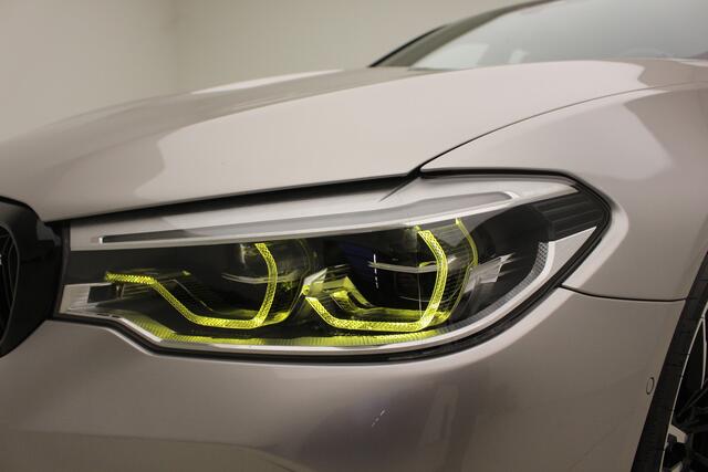BMW M5 5-serie Sedan | Bowers & Wilkins | Driving Assistant Plus | Entertainmentsysteem Professional achterin | Downpipes | Div. Carbon delen | Incl. 12 mnd Bovag garantie.