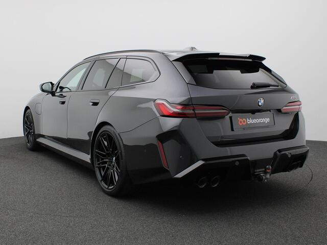 BMW M5 5-serie Touring 728PK Aut. Keramische remschijven, Panoramadak, Head-Up Display, Adaptieve Cruise Controle, Keyless, Side Assist, M-Drivers Pack, Bower&Wilkins Audio, Comfort Pack, Trekhaak, 21" LM Velgen