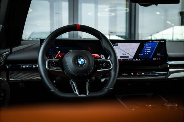 BMW M5 5-serie Touring - Panorama | B&W | Carbon | Elek. Trekhaak | 360 Camera