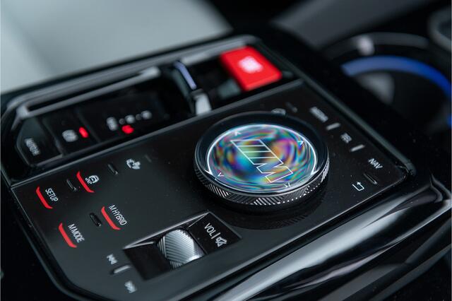 BMW M5 Touring V8 Hybride M Keramisch Frozen Pano Alcant.Hemel Bowers&Wilkins Trekhaak