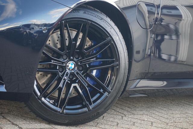 BMW M5 5-serie Sedan | M Driver's Pack / Driving Assistant Professional / Parking Assistant Professional / Trekhaak / Alcantara Hemelbekleding / Comfort Pack / 21 Inch
