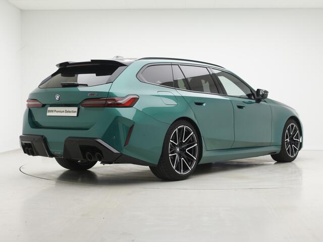 BMW M5 5-serie Touring | CoPilot | Trekhaak | Ventilatie | Bowers & Wilkins Surround Sound System | 727 pk | M Isle of Man Green metallic 7ME M-Drivers Package mogelijk