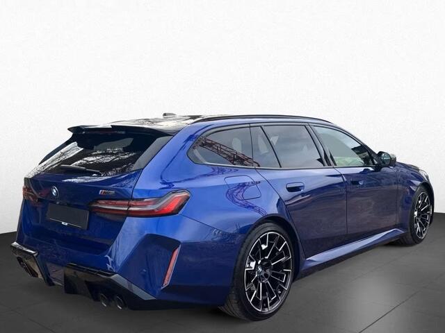 BMW M5 5-serie Touring ** M-DRIVER PACK (305 km/h), B&W, PANO, TREKH, MERINO LEDER, 20/21 INCH LMV ** 1e EIG - UNFALLFREI - Ex BMW AG ** ** INFORMEER OOK NAAR ONZE AANTREKKELIJKE FINANCIAL-LEASE TARIEVEN **