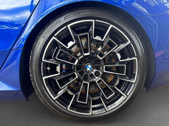 BMW M5 5-serie Touring ** M-DRIVER PACK (305 km/h), B&W, PANO, TREKH, MERINO LEDER, 20/21 INCH LMV ** 1e EIG - UNFALLFREI - Ex BMW AG ** ** INFORMEER OOK NAAR ONZE AANTREKKELIJKE FINANCIAL-LEASE TARIEVEN **