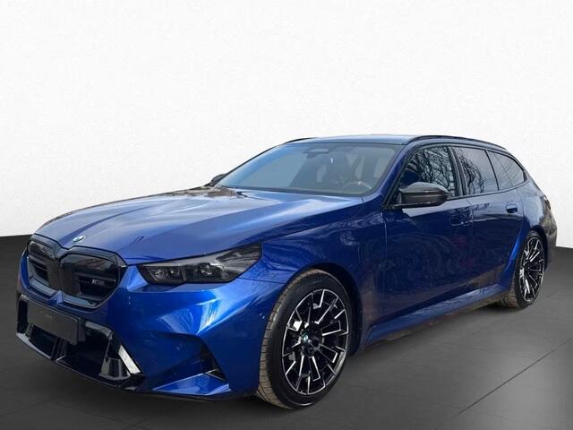 BMW M5 5-serie Touring ** M-DRIVER PACK (305 km/h), B&W, PANO, TREKH, MERINO LEDER, 20/21 INCH LMV ** 1e EIG - UNFALLFREI - Ex BMW AG ** ** INFORMEER OOK NAAR ONZE AANTREKKELIJKE FINANCIAL-LEASE TARIEVEN **