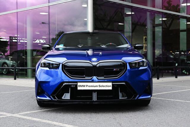 BMW M5 Automaat / Panoramadak / Stoelventilatie / Bowers & Wilkins / M Multifunctionele voorstoelen / Adaptieve LED / Parking Assistant Plus / Driving Assistant Professional