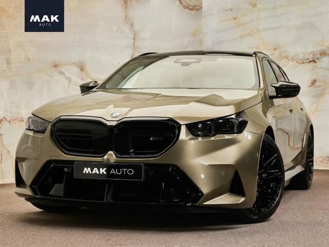 BMW M5 Touring V8 M Hybrid, Sonderlackierung, Ultimate Package, ceramic, pano, B&W, 21", stl.ventilatie, memory, carbon, leder, privacy