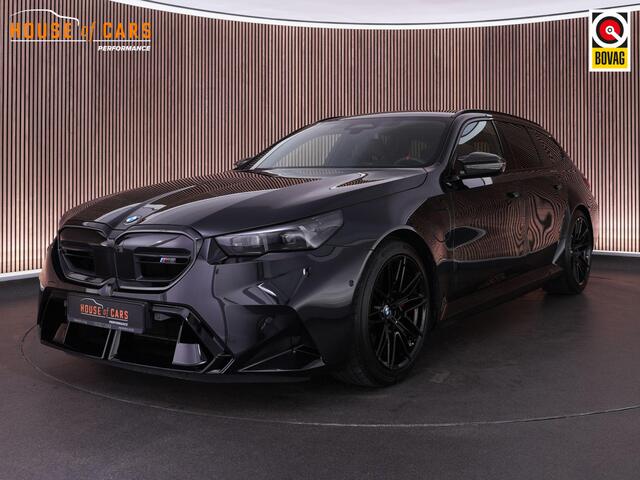 BMW M5 5-serie Touring |BTW-auto|B&W|pano|M-drive prof|iconic glow|carbon interieur|stoelverwarming & verkoeling|Apple Carplay