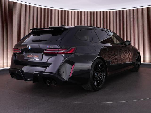 BMW M5 5-serie Touring |BTW-auto|B&W|pano|M-drive prof|iconic glow|carbon interieur|stoelverwarming & verkoeling|Apple Carplay