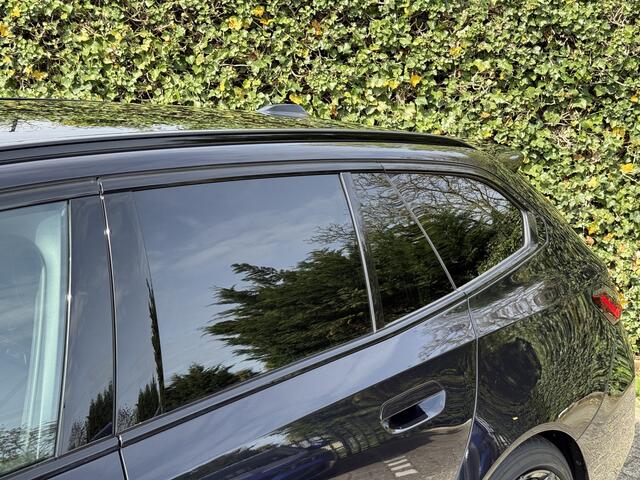 BMW M5 5-serie Touring | Panorama | Getint glas | Trekhaak | Stoelvent. | Merino leder