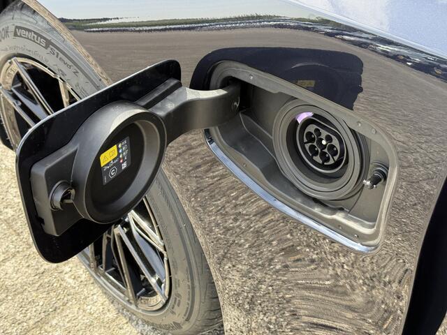 BMW M5 5-serie Touring | Panorama | Getint glas | Trekhaak | Stoelvent. | Merino leder