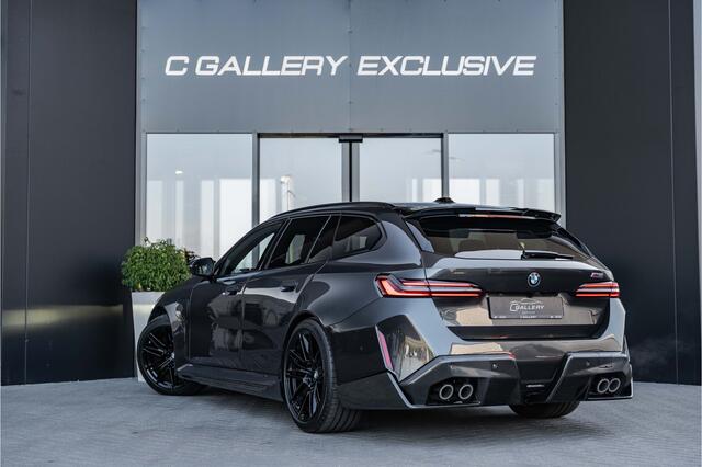 BMW M5 5-serie Touring - Panorama | B&W | Carbon | Elek. Trekhaak | 360 Camera