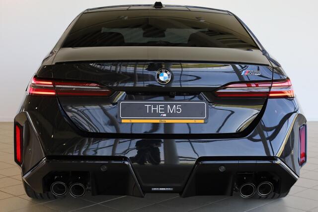 BMW M5 Sedan Comfort Pack | M Driver's Pack | Panoramadak | M Carbon-keramische remmen