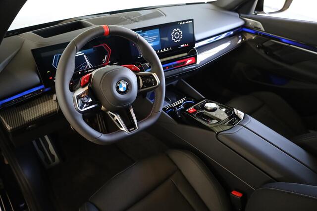 BMW M5 Sedan Comfort Pack | M Driver's Pack | Panoramadak | M Carbon-keramische remmen