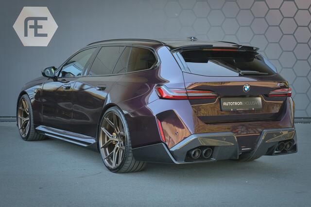 BMW M5 Touring M5 TOURING | AKRAPOVIC | VOSSEN VELGEN | FULL KLEUREN PPF | FULL CARBON EXTERIEUR M PERFORMANCE | 360 CAMERA | ACC | STOELVERWARMING & STOELVERKOELING | STUURVERWARMING |